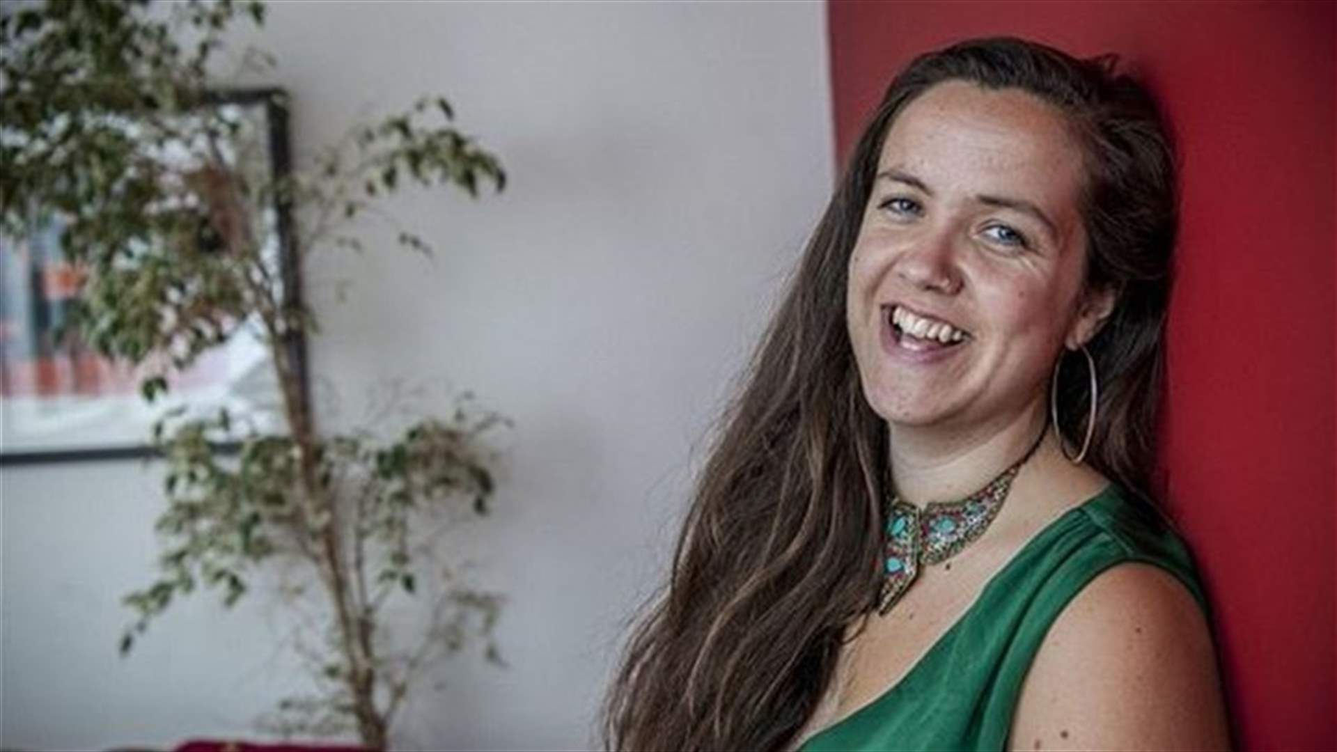 [VIDEO] Björk Song Inspires Woman To Marry Herself! 