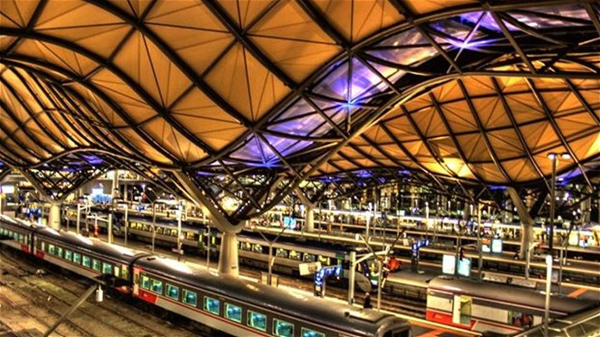 [VIDEO] Stunning Train Station Buildings From Around The World