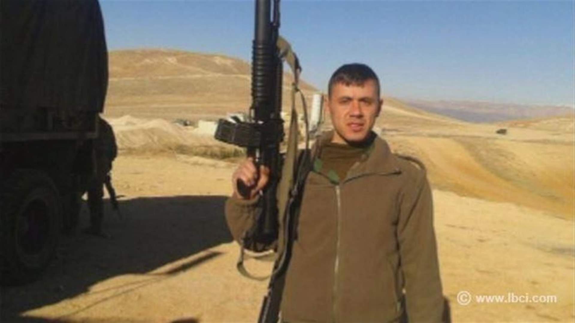 الجندي عبد الله شحادة فرّ من عرسال بسيارة &quot;هامفي&quot; تابعة للجيش