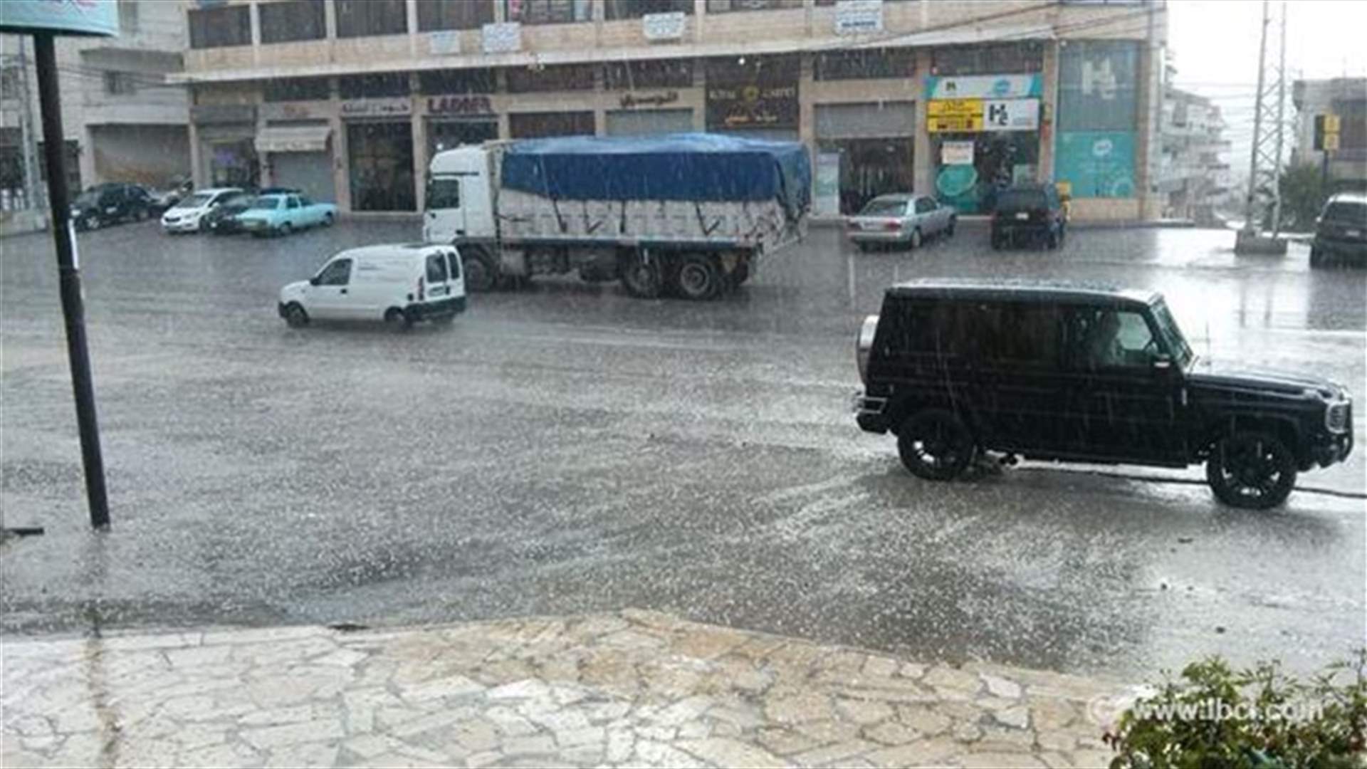 بالصور...تساقط حبات البرد في البقاع