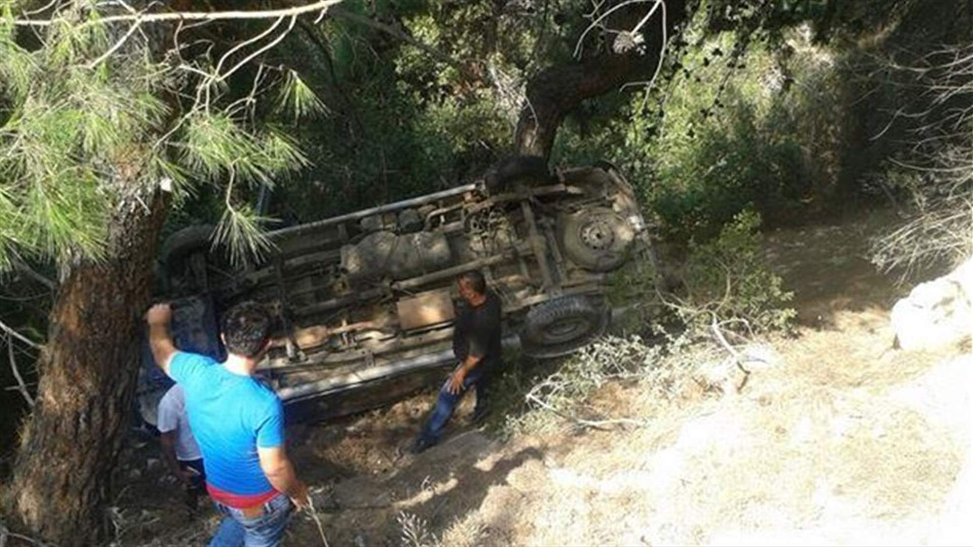 بالصورة...مقتل شاب بانزلاق سيارة على طريق القطلبة القبيات