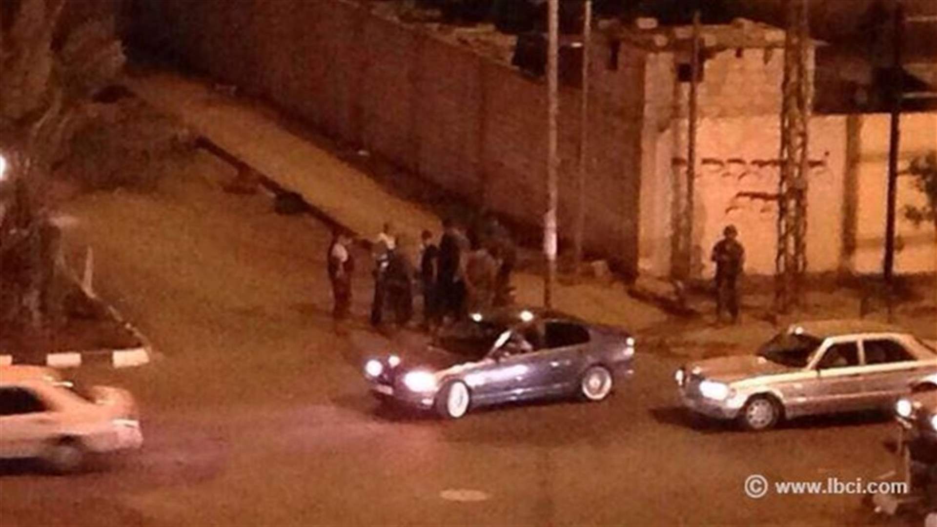 بالصورـ إلقاء قنبلة على مركز للجيش في طرابلس 