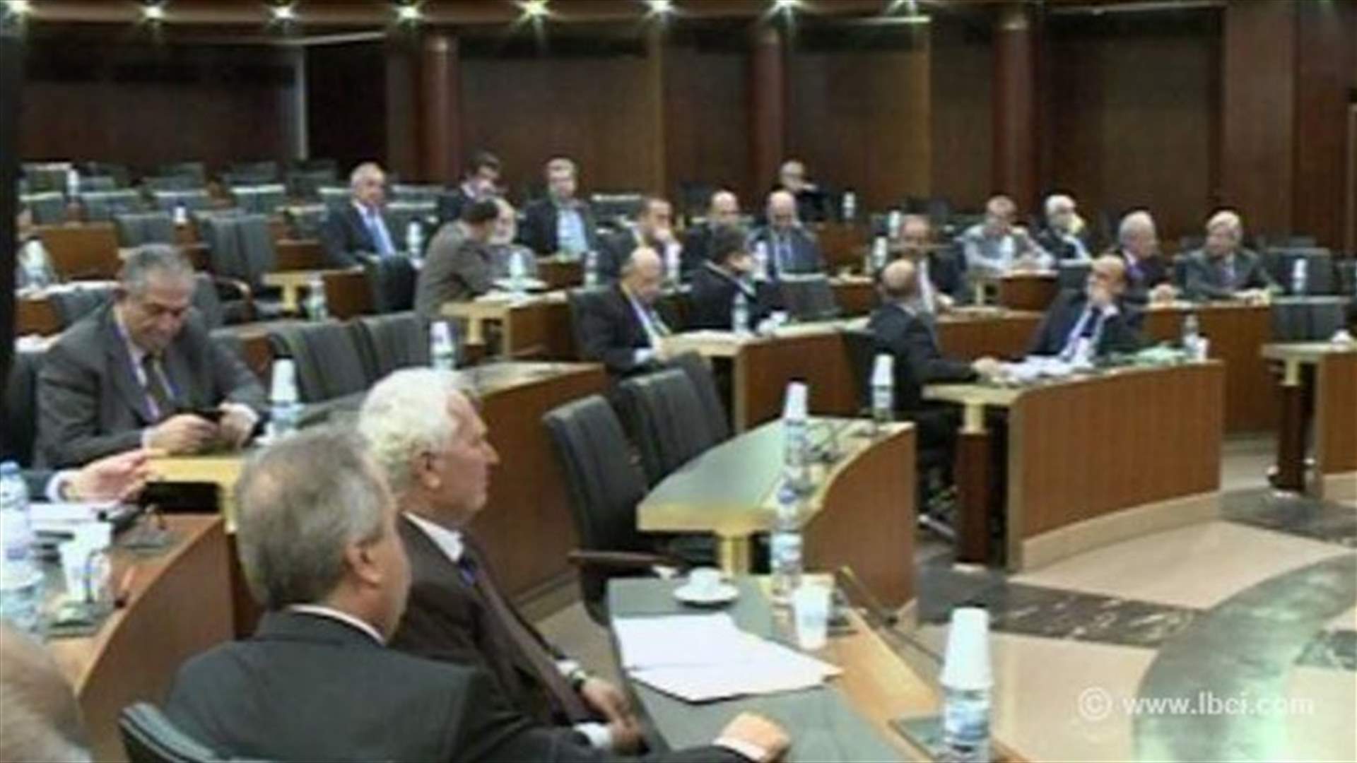 اللجان المشتركة قررت المساواة بين القطاعين العام والخاص