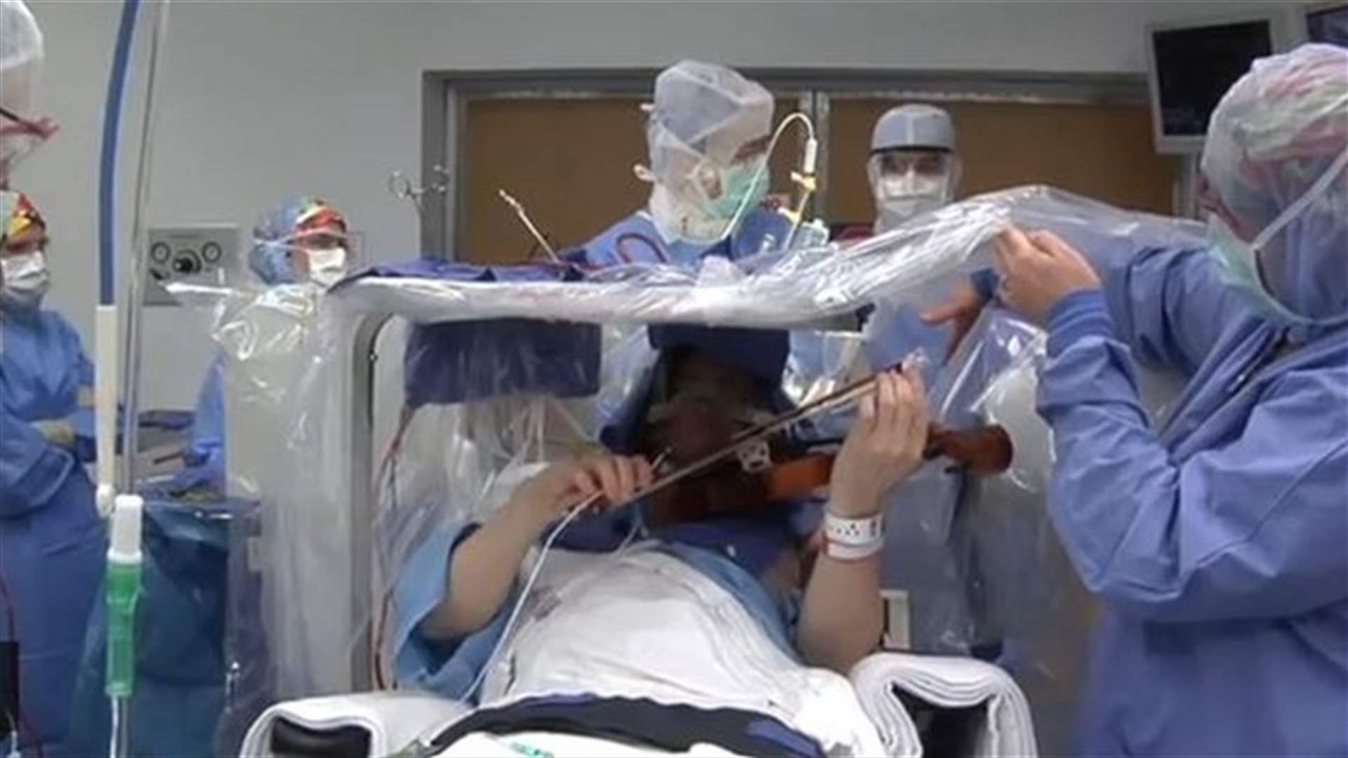 [VIDEO] Master Violinist Plays Violin During His Own Brain Surgery!