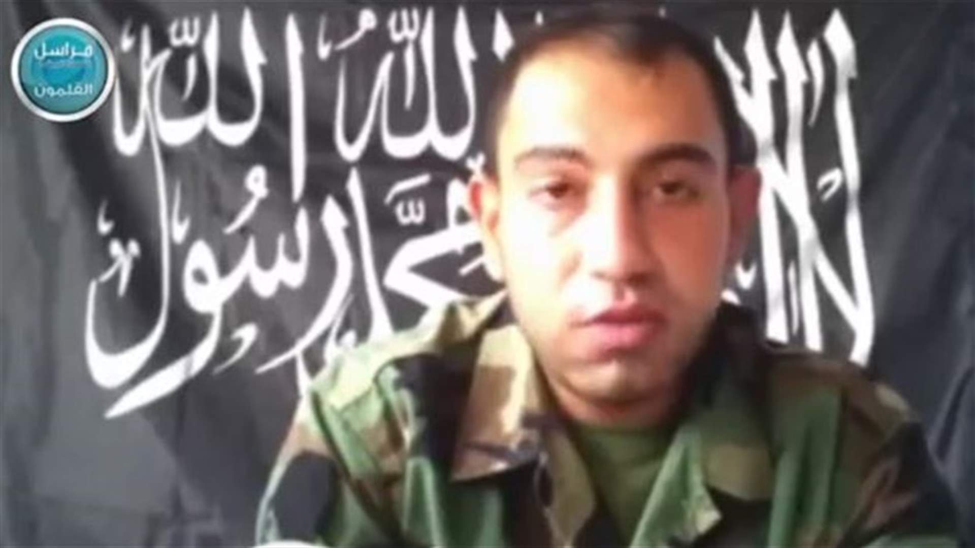الجندي عمر شمطية يعلن بشريط فيديو بثته &quot;النصرة&quot; فراره من الجيش