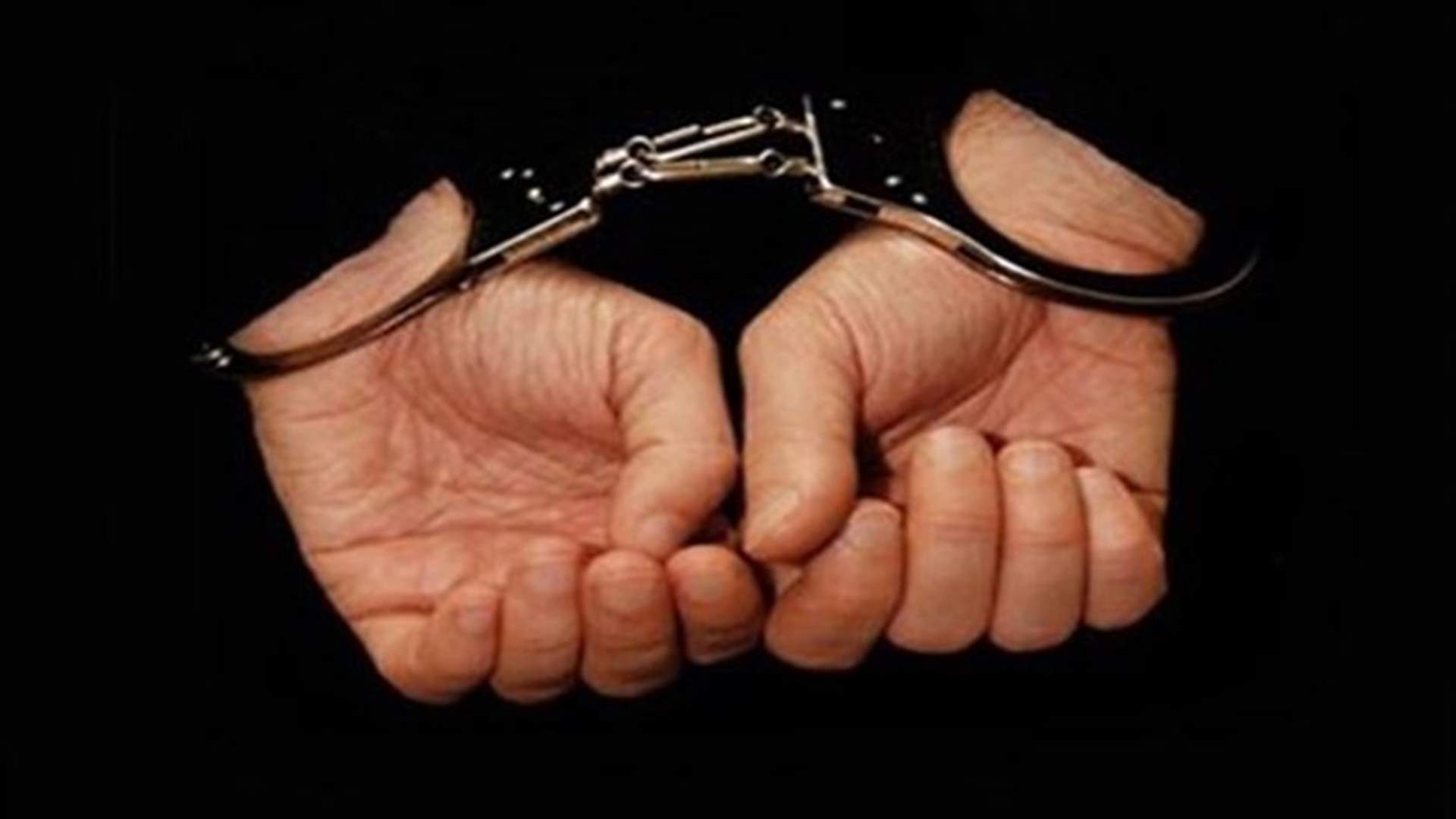 القاء القبض على سارق محل للتبغ والتنباك في جبيل