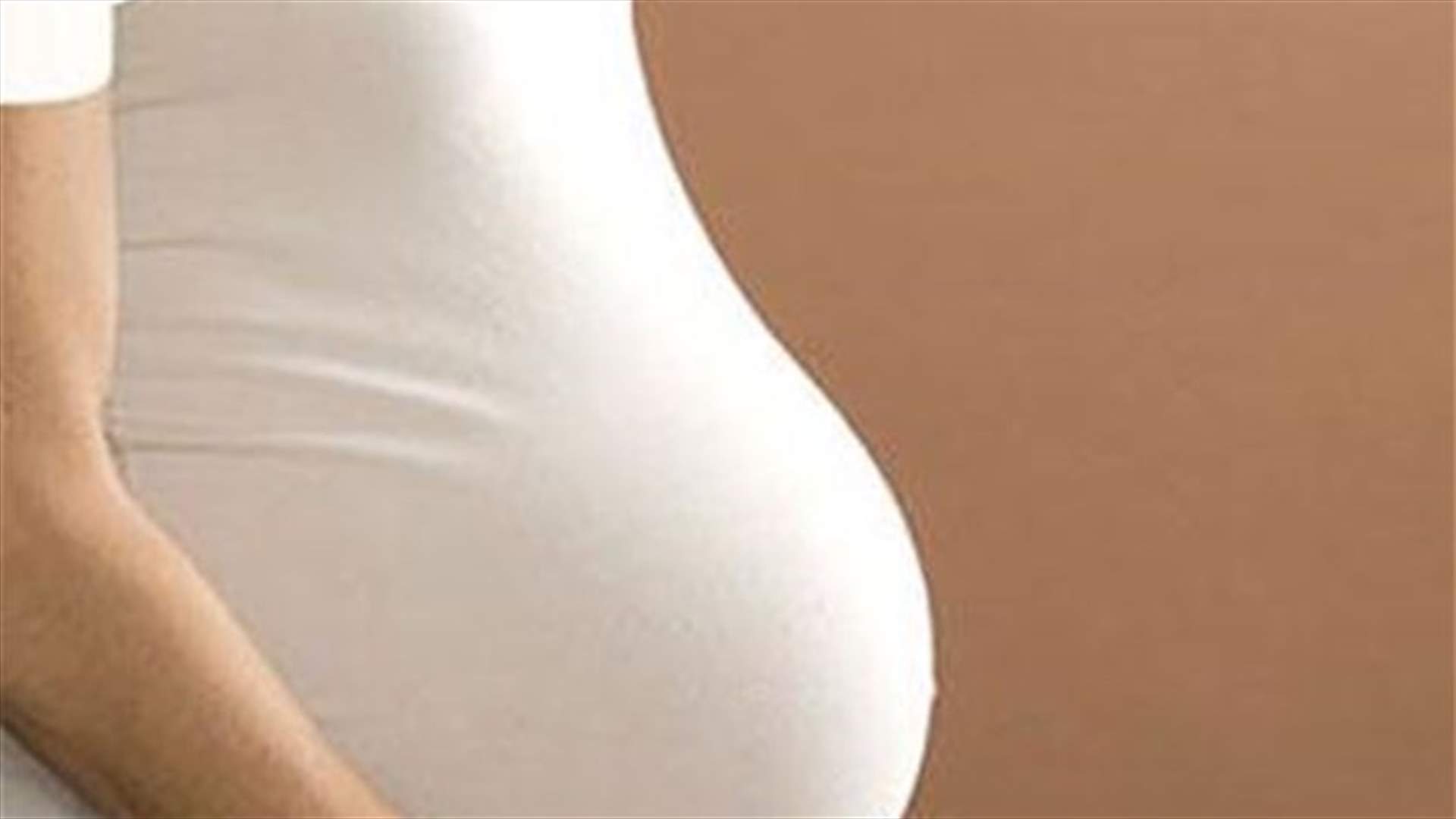 خطفت رضيعاً بعد أن تظاهرت بالحمل