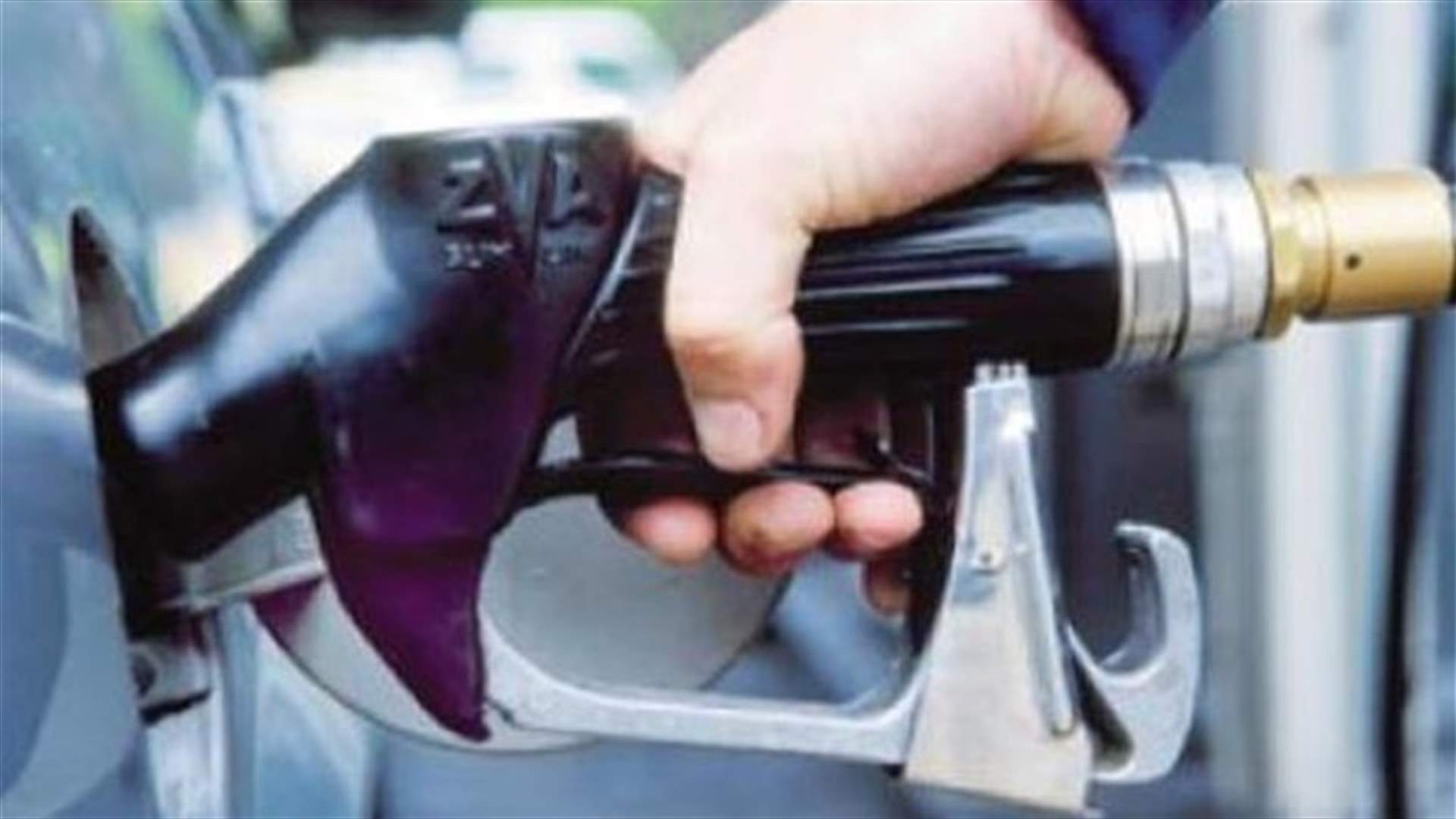 انخفاض سعر صفيحة البنزين 700 ليرة 