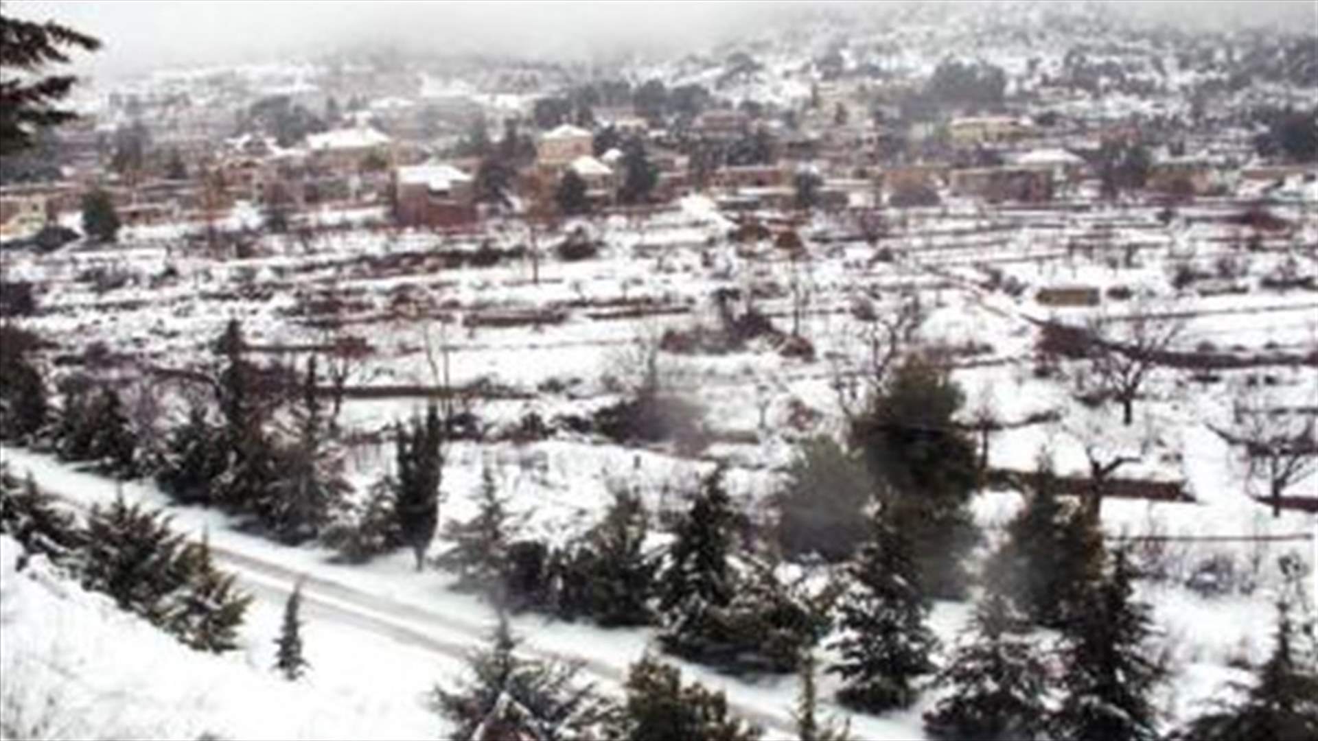 تساقط الثلوج استمر حتى فجر السبت والطقس غائم جزئيا غدا مع ارتفاع بالحرارة