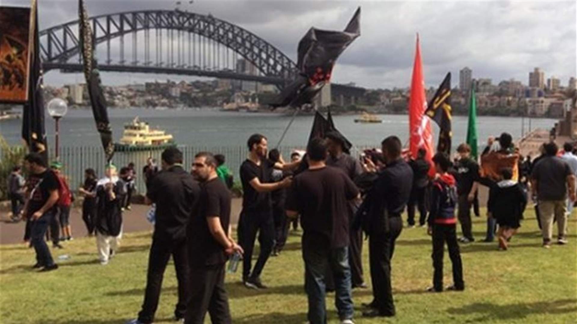Shi'ite Muslims chant 'down with ISIS' in Sydney's Ashoura procession