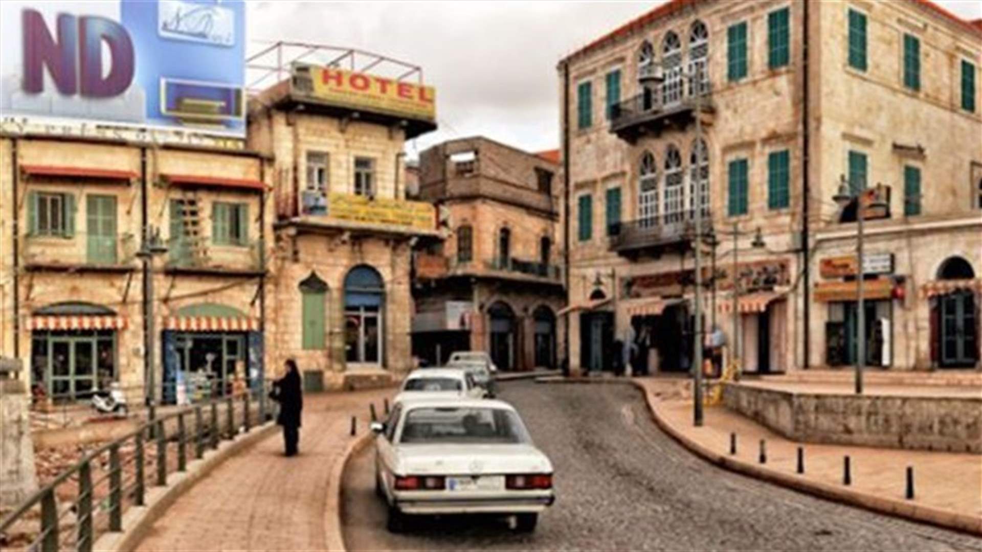 جرحى اثر القاء قنبلة في بعلبك
