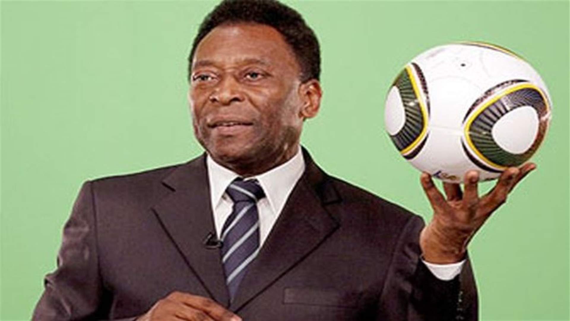 Pele recovering from kidney stone removal - hospital