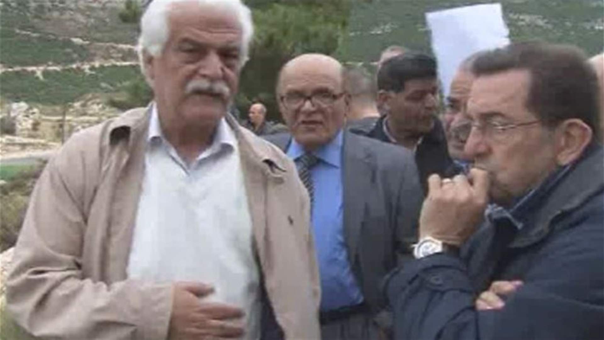 جولة لحرب في بساتين العصي والكشف على مواقع إقامة محطة التكرير