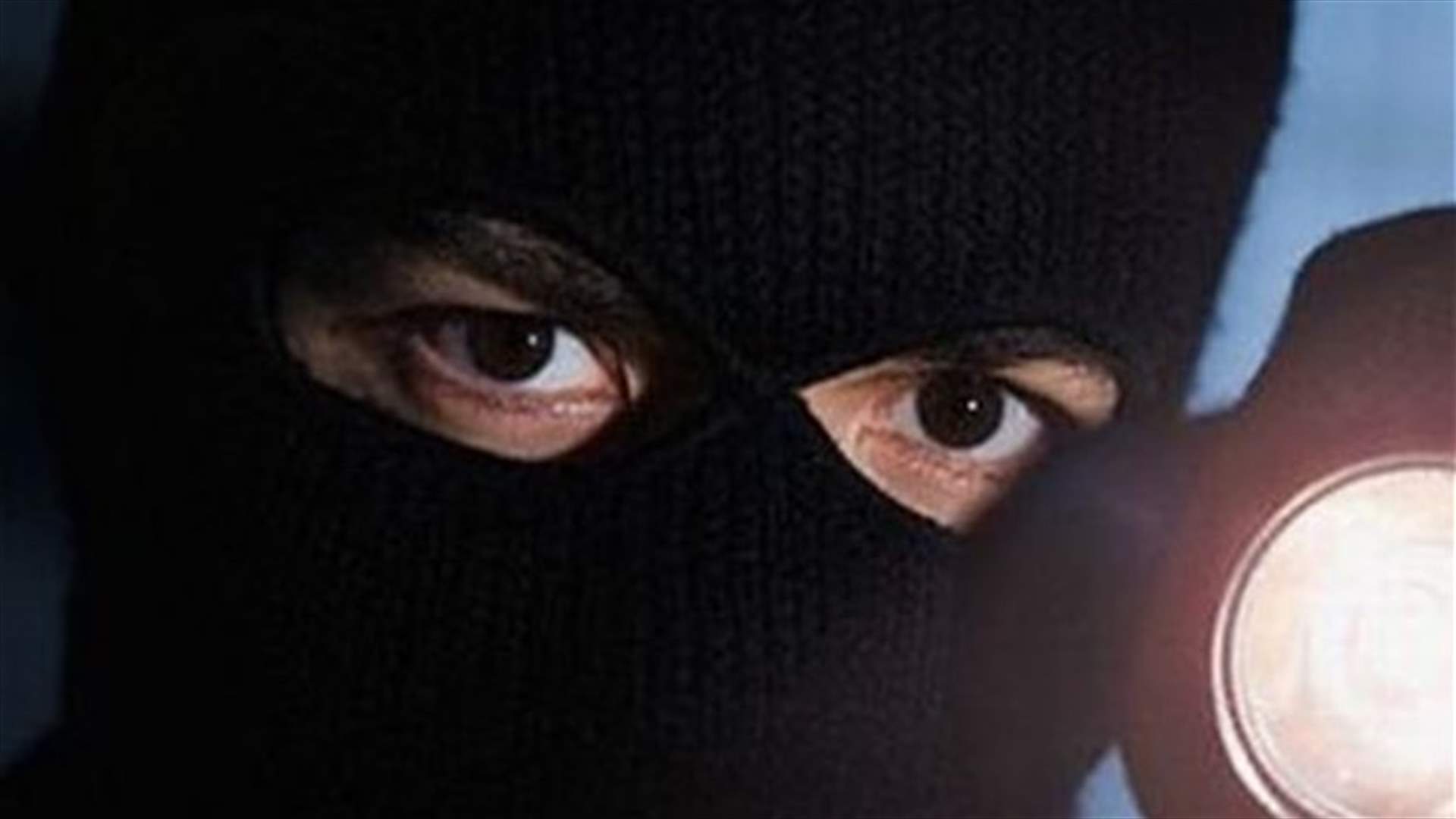 مسلحون انتحلوا صفة أمنية لسرقة منزل في بريتال