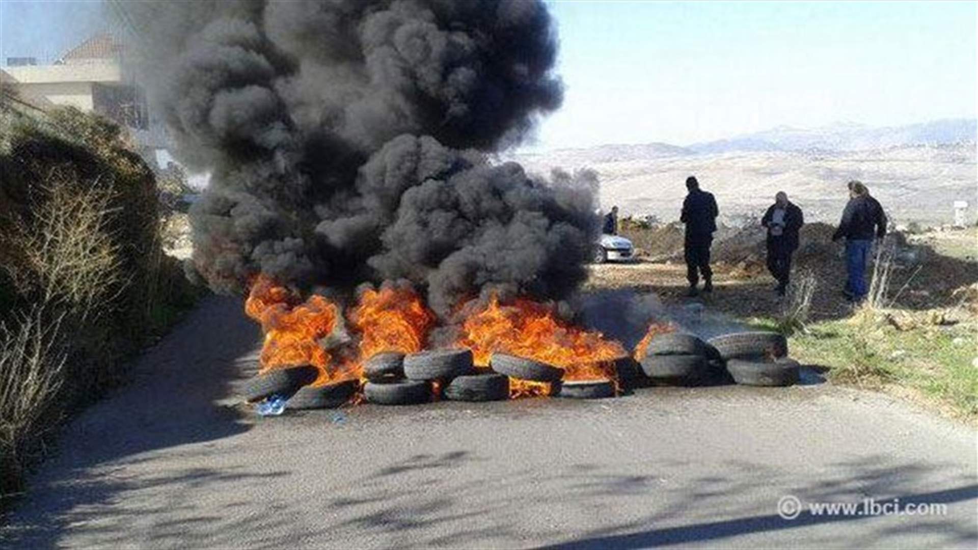 EDL contract workers reopen Rashaya road 
