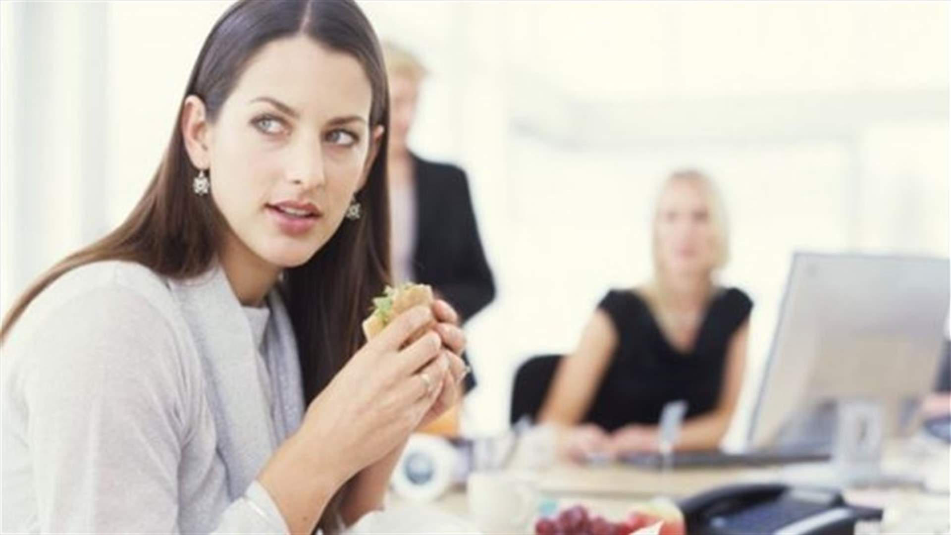 10 Reasons You Can't Stop Eating At Work