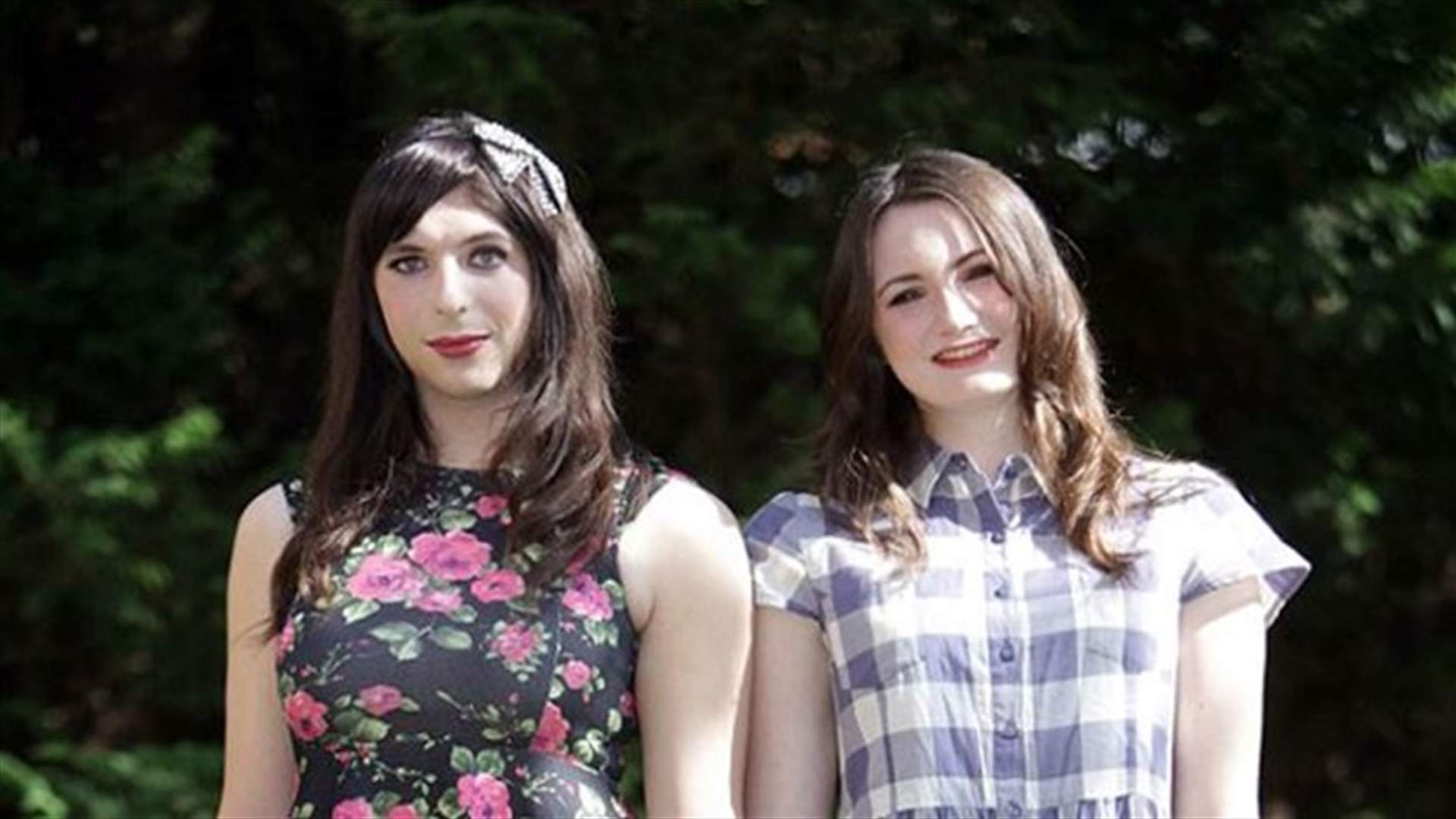 Girl Dates Man And Woman Simultaneously