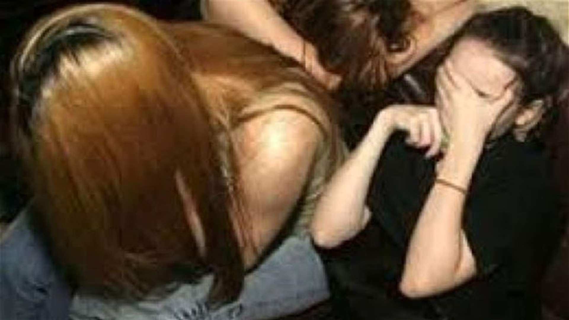 توقيف شبكة دعارة في جونية يديرها شخص لزوجته القاصر وفتاتين