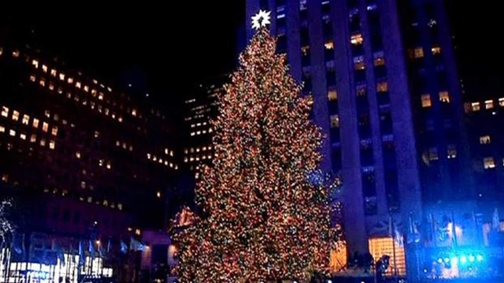 Thousands gather for NYC Christmas tree lighting
