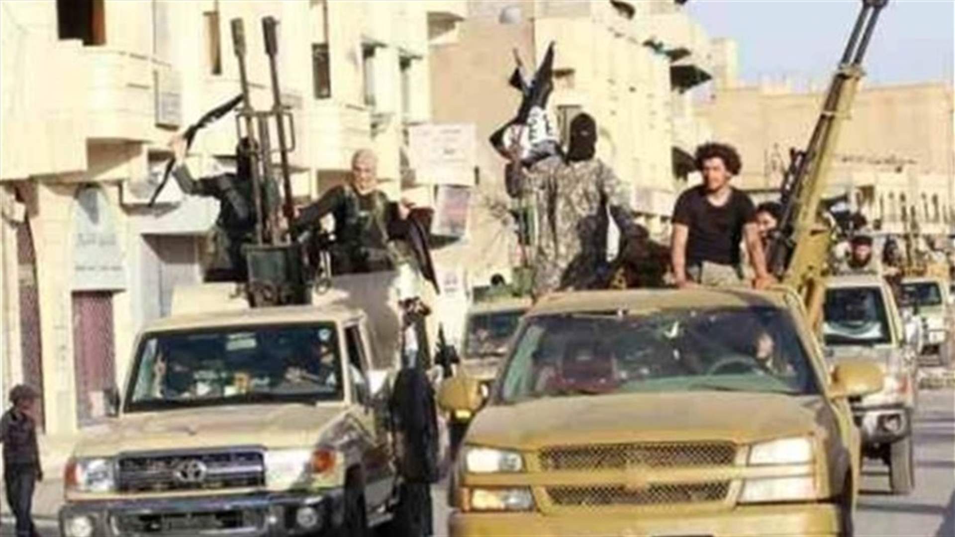 "السفير" : مجموعة من 20 شخصا من طرابلس والشمال غادرت للقتال الى جانب داعش