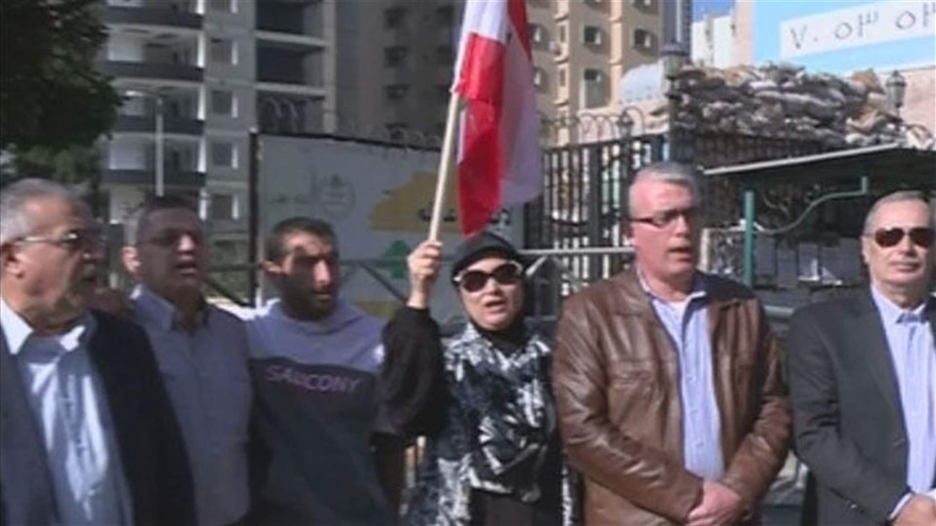وقفة تضامنية مع أهالي العسكريين في طرابلس