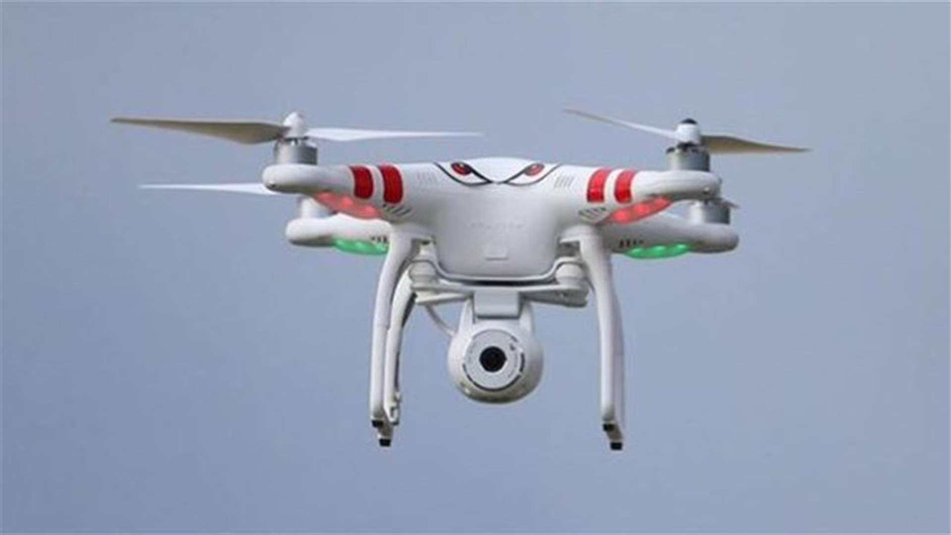 طائرات "لعبة" تثير رعب الطيارين في أكبر مطار بالعالم