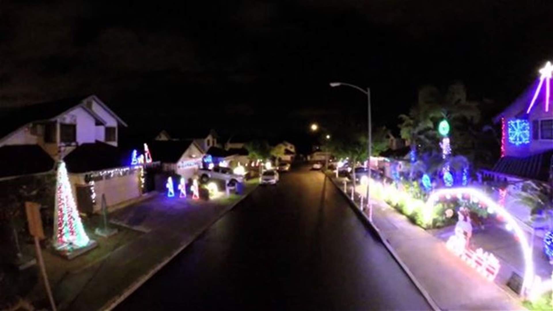[VIDEO] Hawaii Neighborhood Synchronizes Christmas Lights For Holiday Cheer