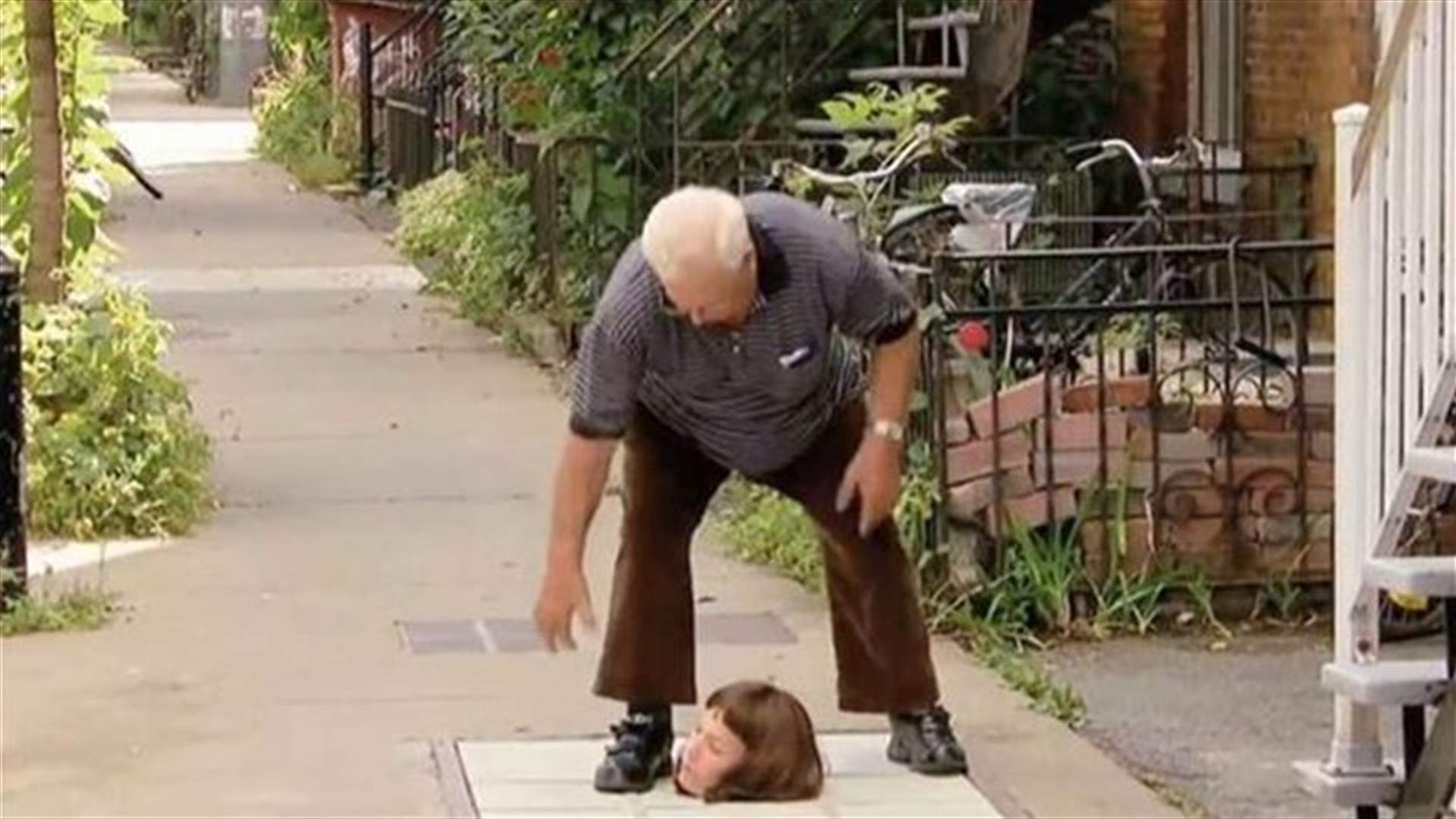 [VIDEO] "Severed" Head On Ground Shocks Passersby But Laughter Ensues