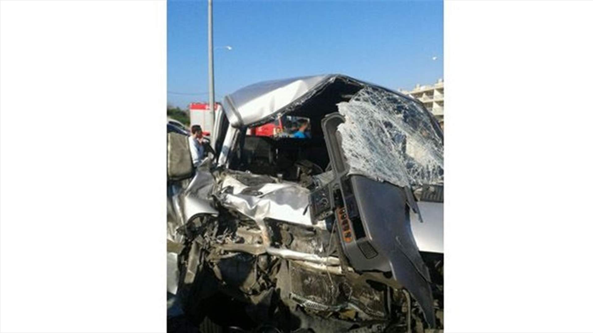 بالصور...قتيل وجرحى بحادث مروع على اوتوستراد الناعمة