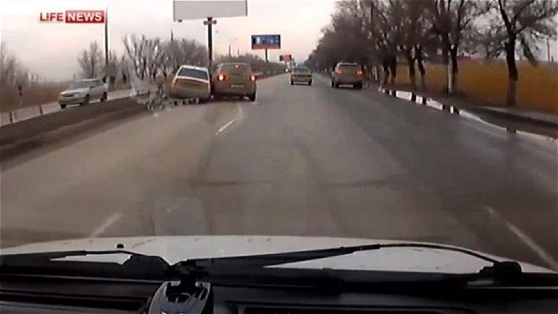 بالفيديو: رأته مع شابة أخرى فدفعتها غيرتها إلى...