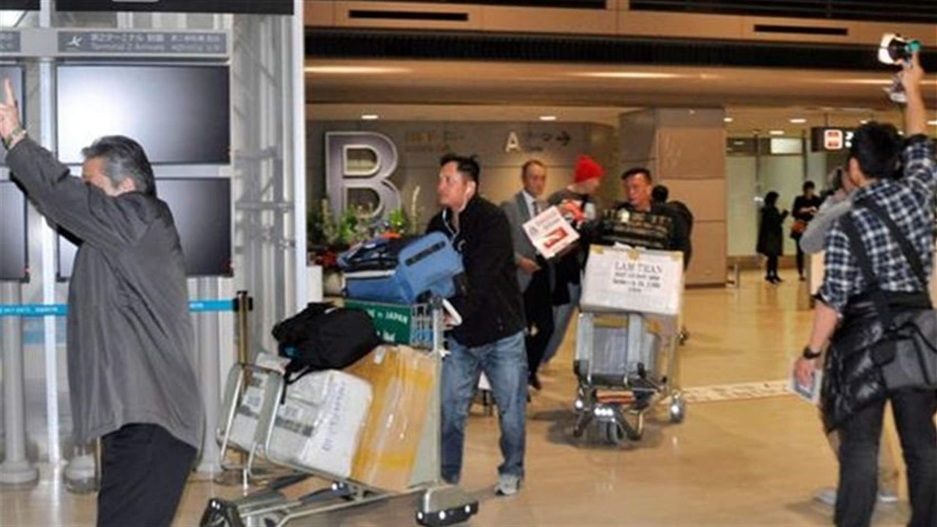 [VIDEO] See The Terrifying Moment These Airline Passengers Thought They Were Going To Die