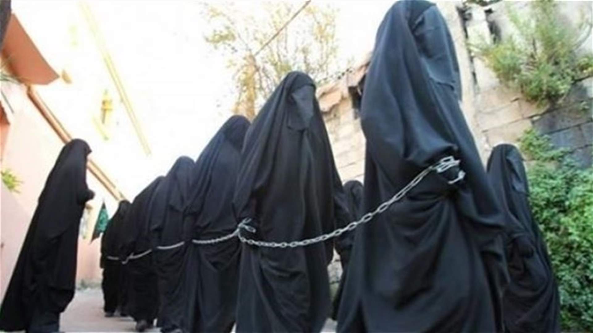 سبي النساء الايزيديات على يد "داعش" يدفعهن للانتحار 
