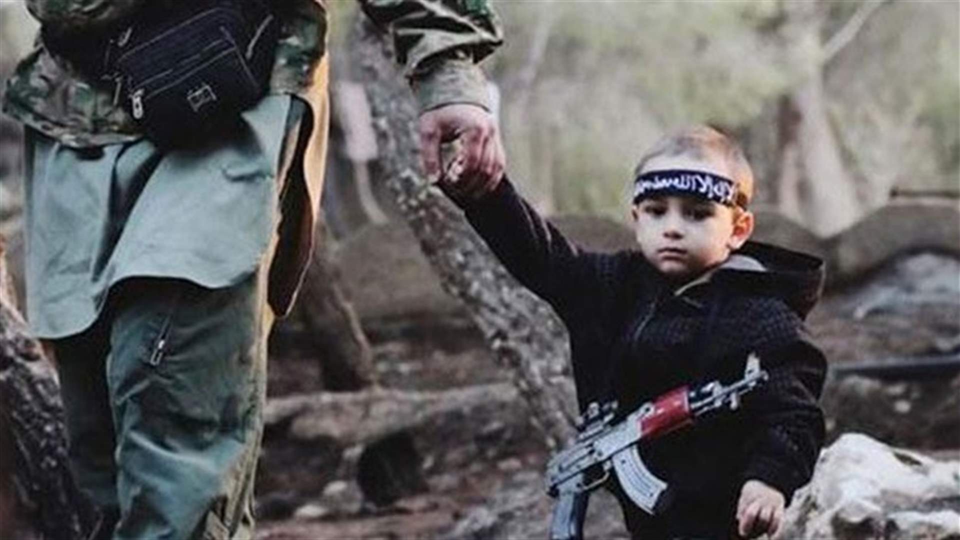 تعرفت على صورة ابنها ذي الـ3 سنوات بين صفوف داعش