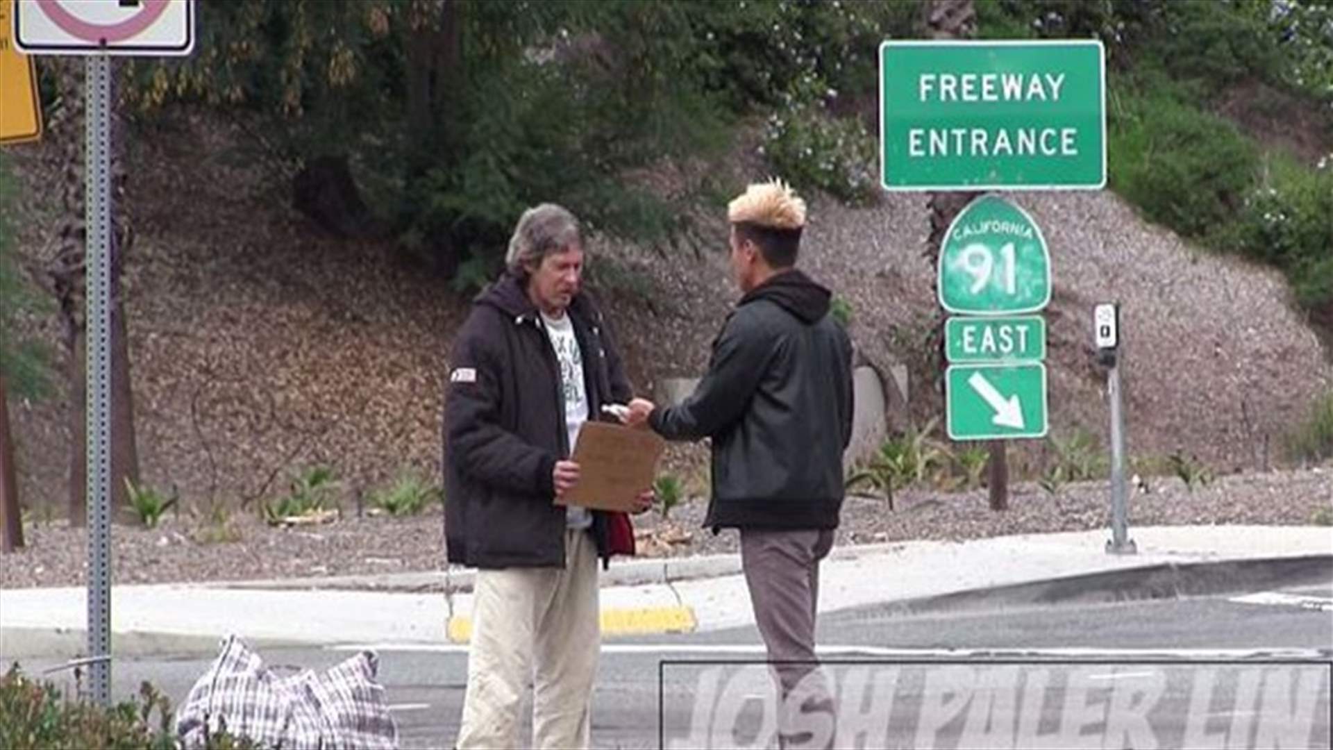 [VIDEO] Homeless Man Buys Food For Others With Money He Receives