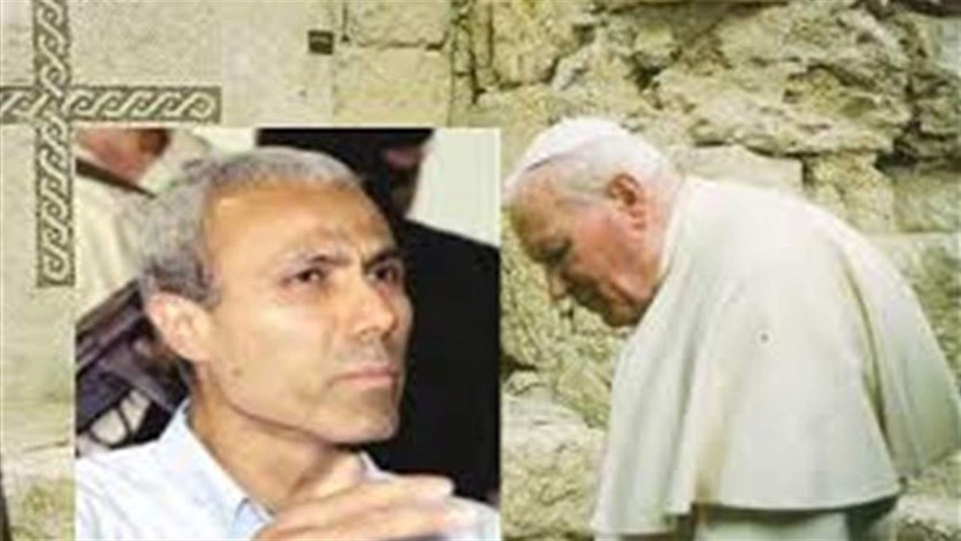 محمد علي اقجا يضع ورودا على ضريح يوحنا بولس الثاني