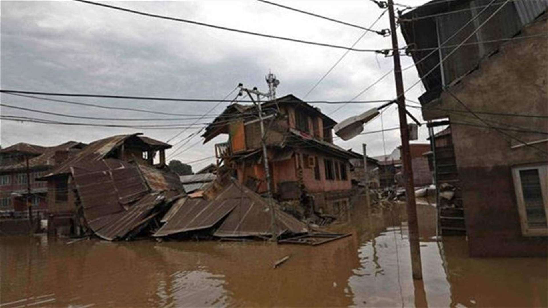 Floods in Malaysia and Thailand kill at least 24