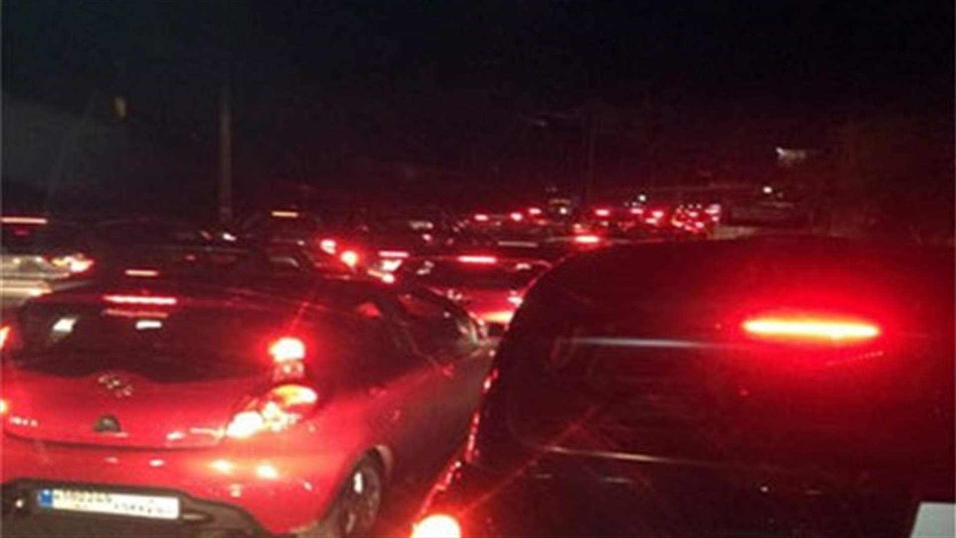 زحمة سير خانقة من العقيبة باتجاه جبيل 