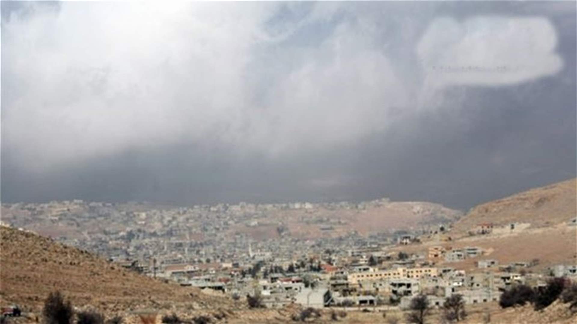 Syrian warplanes raid gunmen posts in Arsal