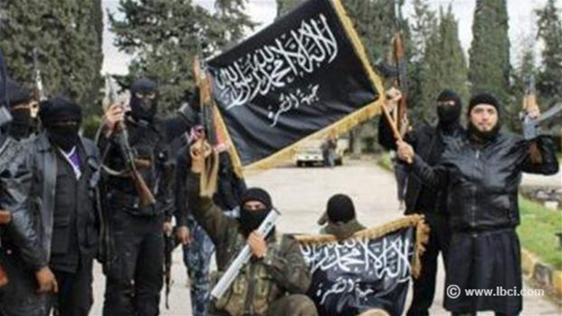جبهة النصرة تفجر مقام امام سني في جنوب سوريا 