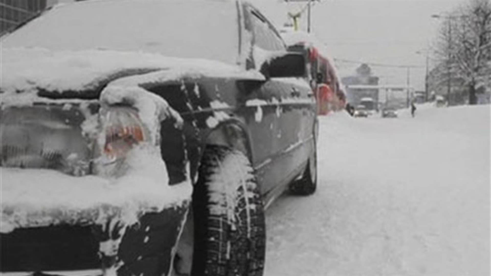 Snow traps thousands in Bosnian villages