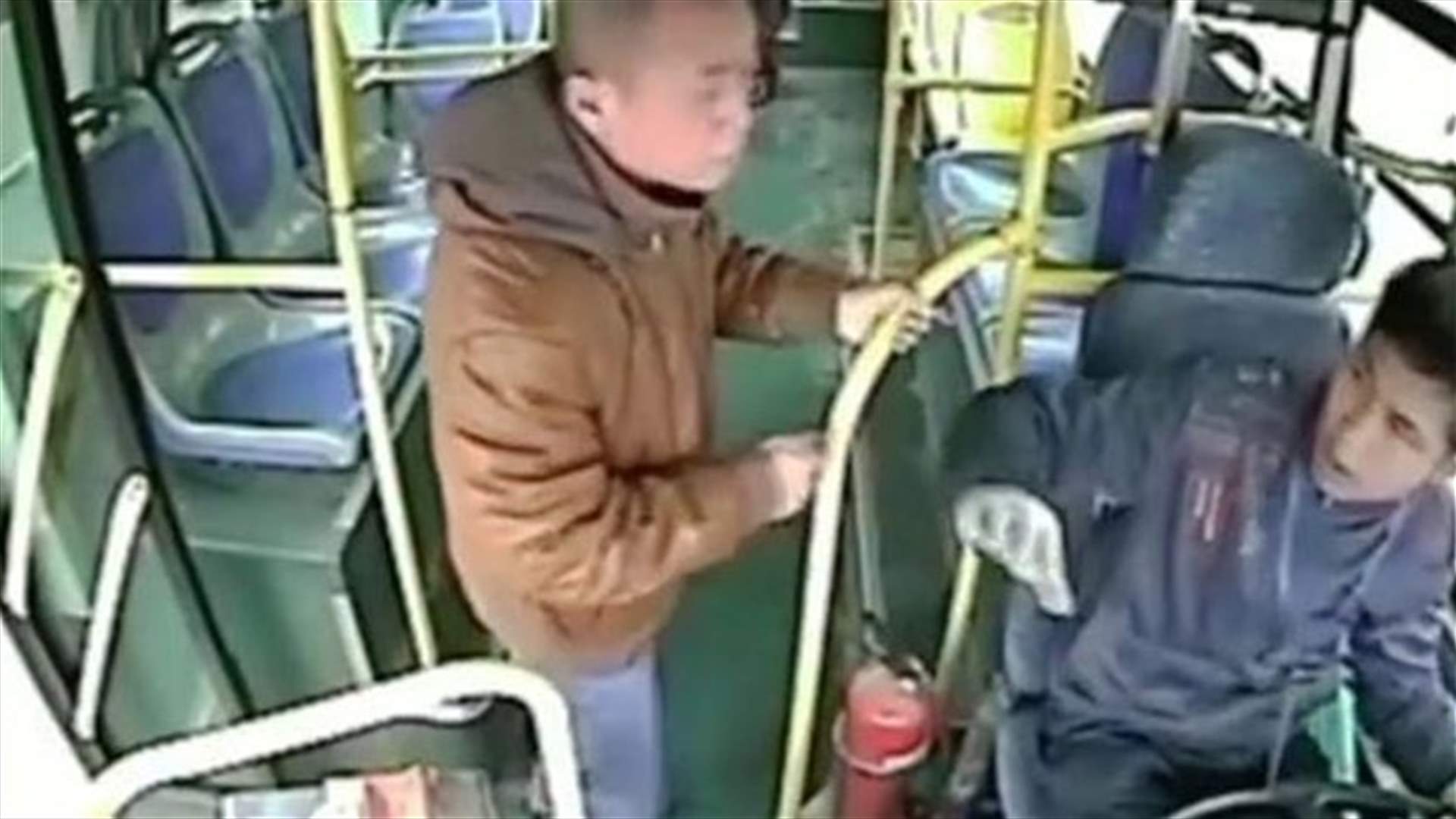[VIDEO] Shocking Video Shows Passenger Slapping Bus Driver While Driving