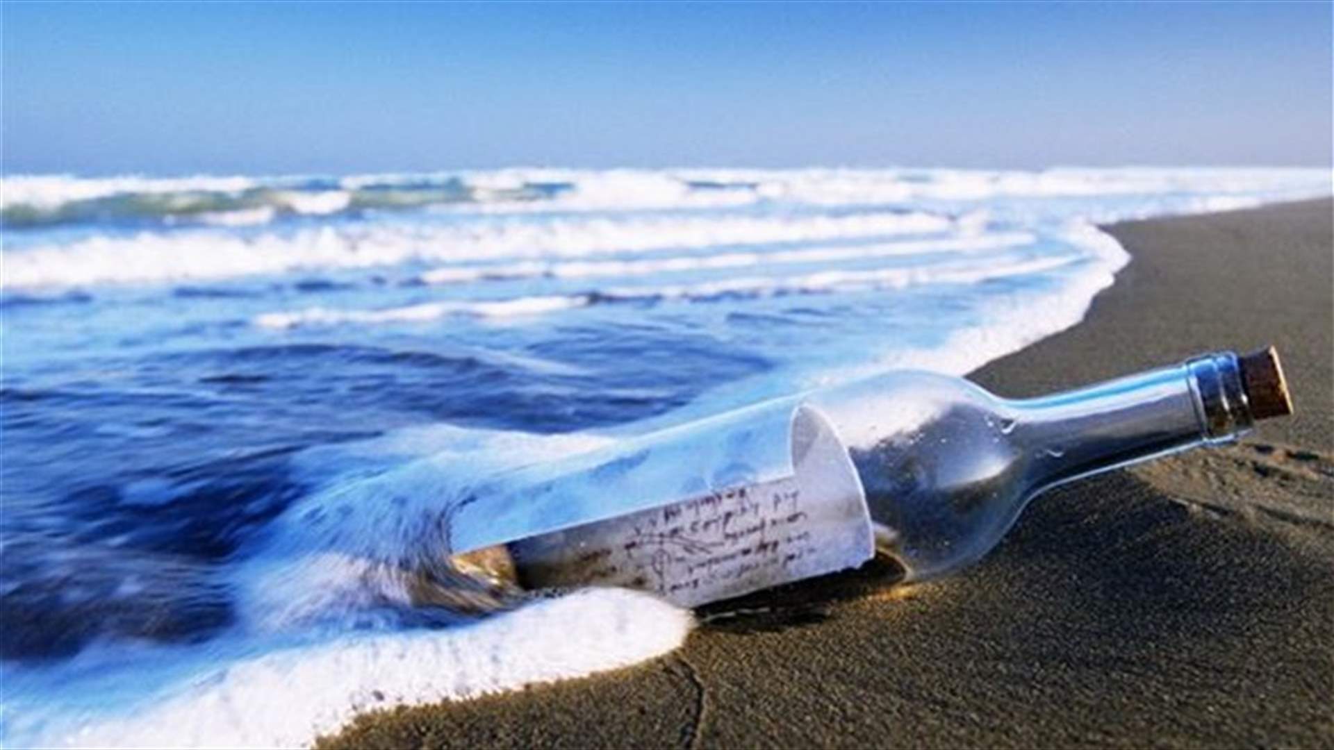 رسالة في زجاجة تعود لصاحبها بعد 41 عاماً 