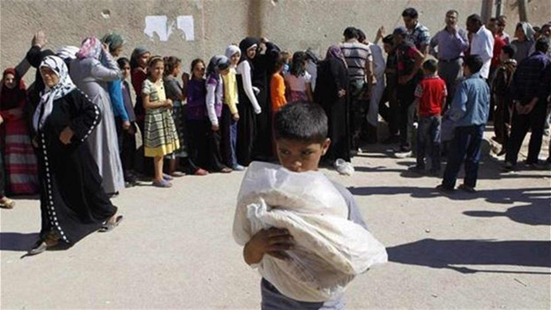 الجيش السوري يسمح بخروج نحو الف مدني من الغوطة الشرقية