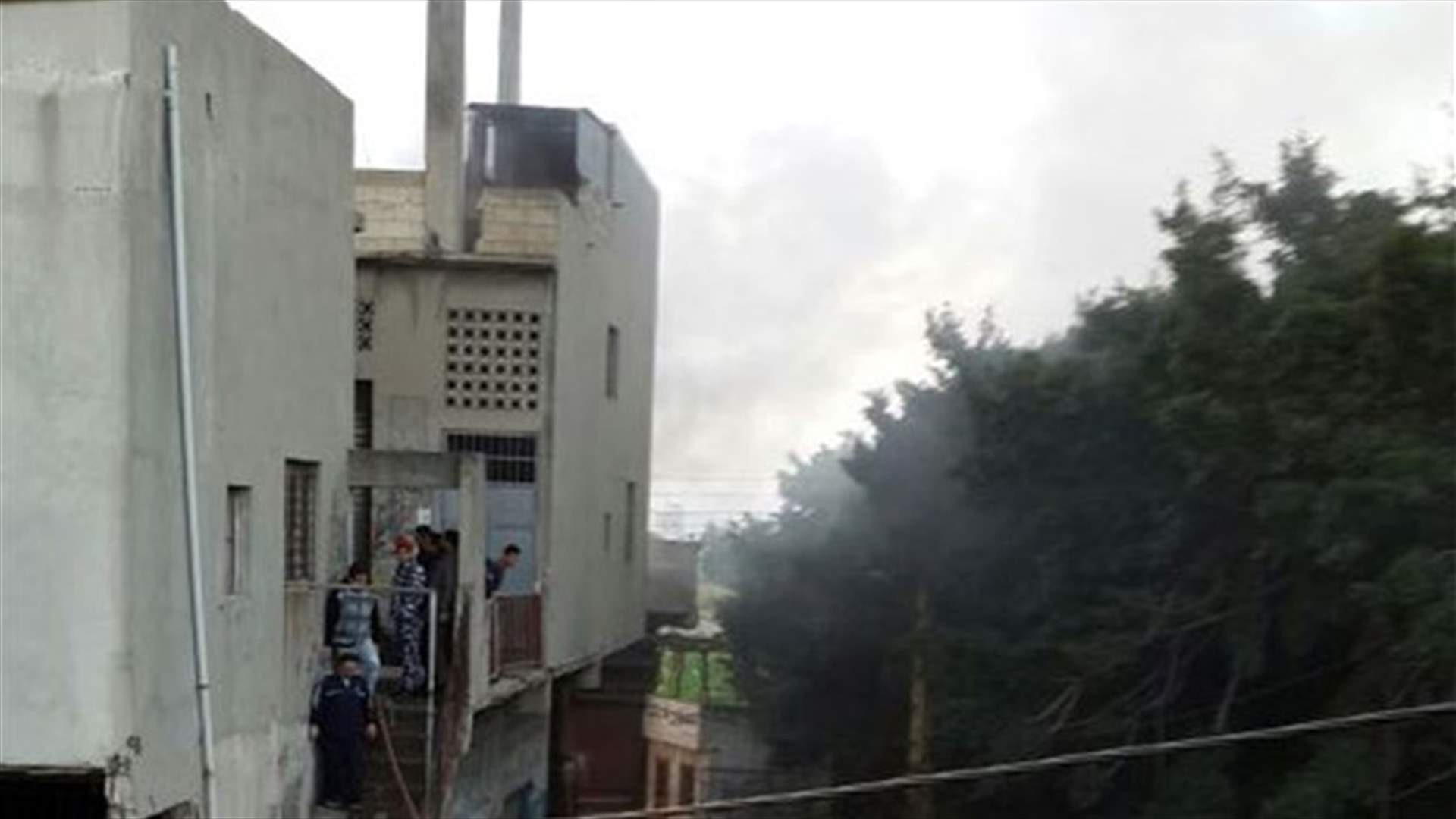 اخماد حريق في المدينة الصناعية في صيدا