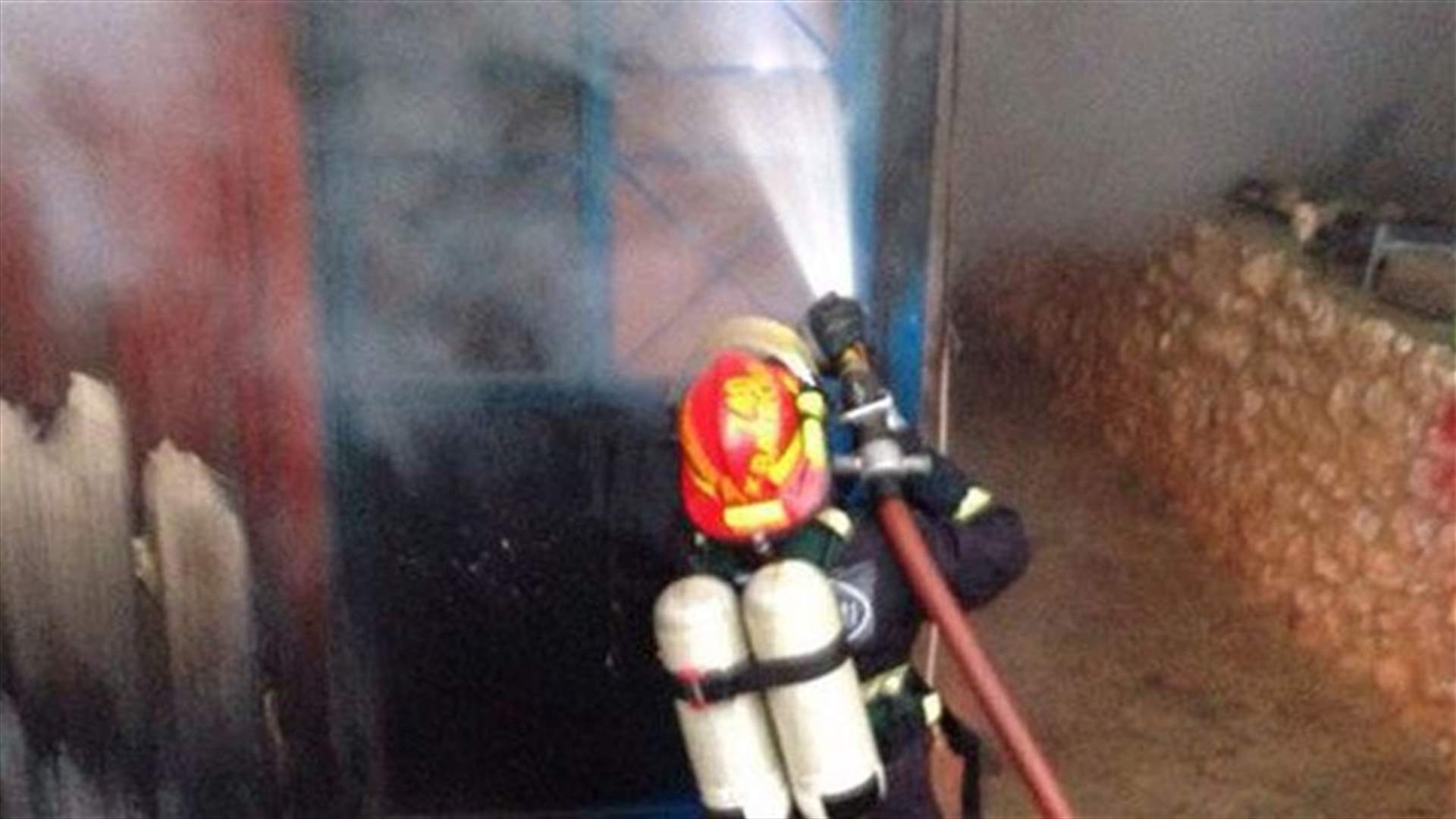 [PHOTOS] Fire erupts inside caf&eacute; on the Kfarabida-Batroun highway