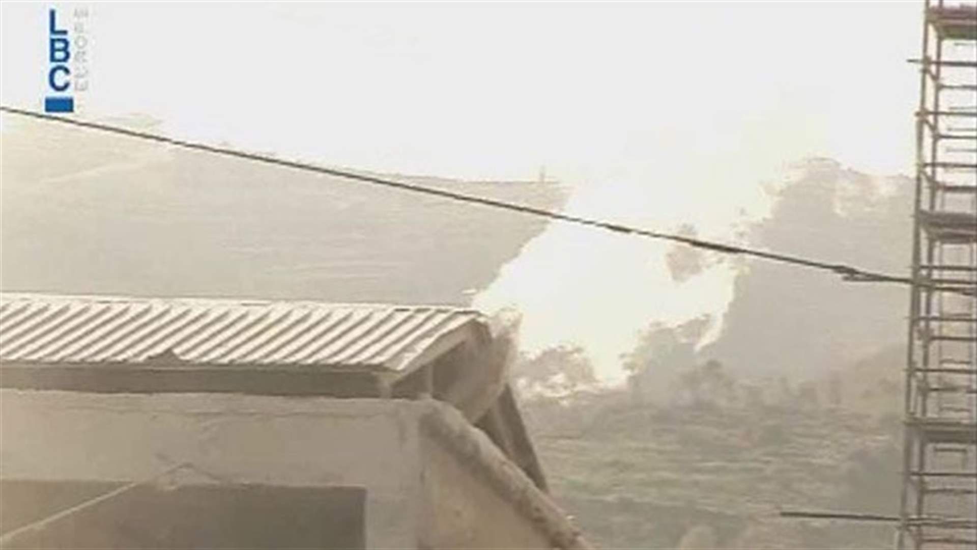 جيران شركة الترابة البيضاء في شكا يتحركون في الشارع