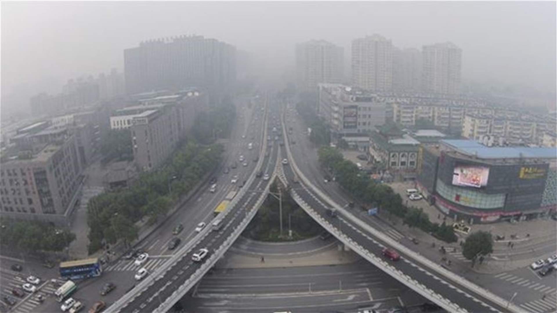 China's smoggy capital to close 300 companies in battle on pollution