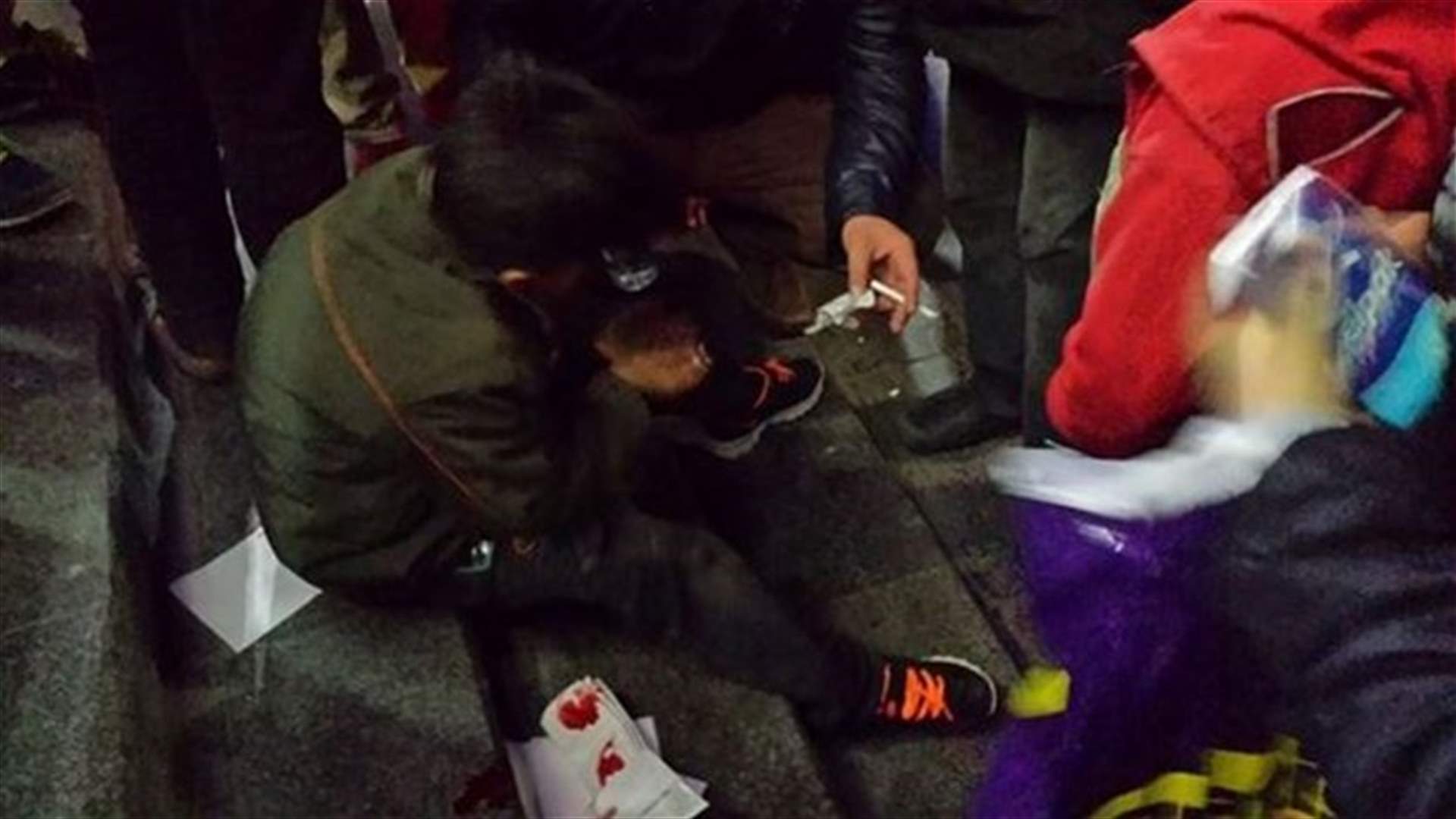 مدير "برغر كينغ" يضرب طفلا سوريا لتناوله بقايا طعام الزبائن