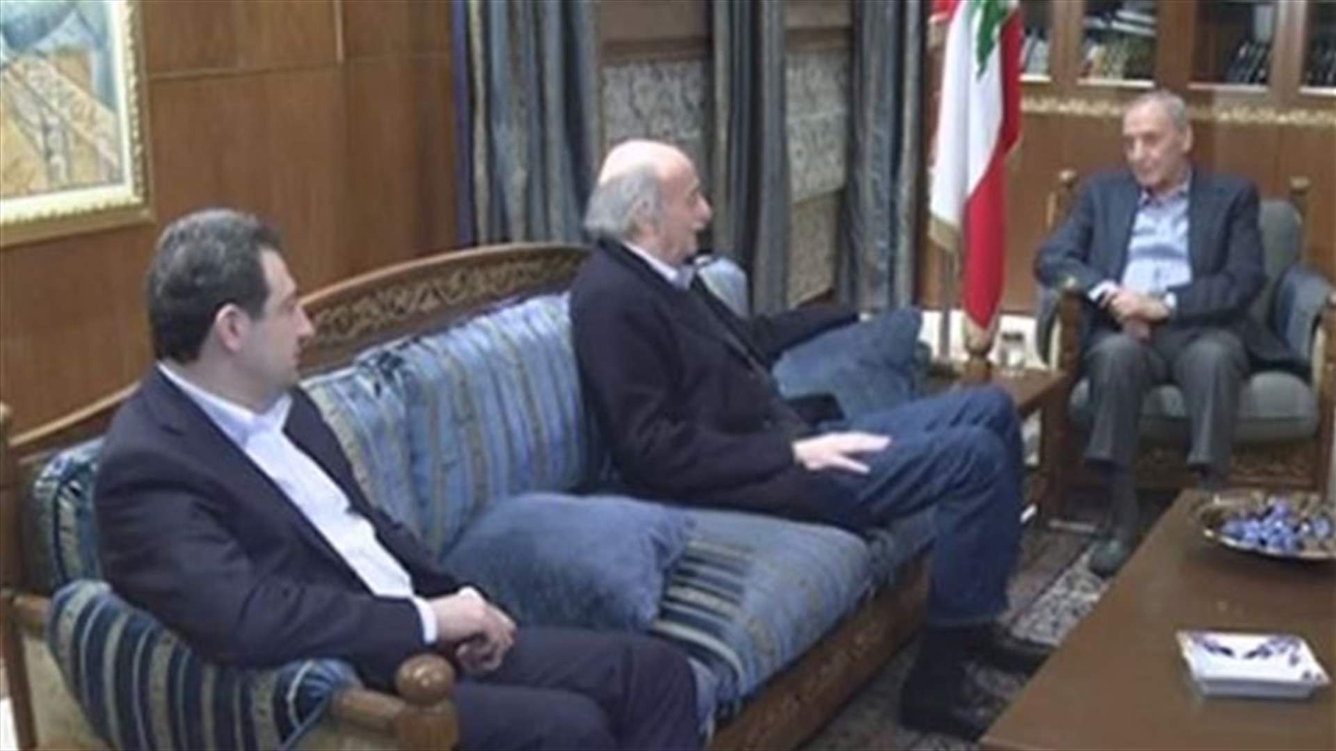بري عرض المستجدات مع جنبلاط وابو فاعور