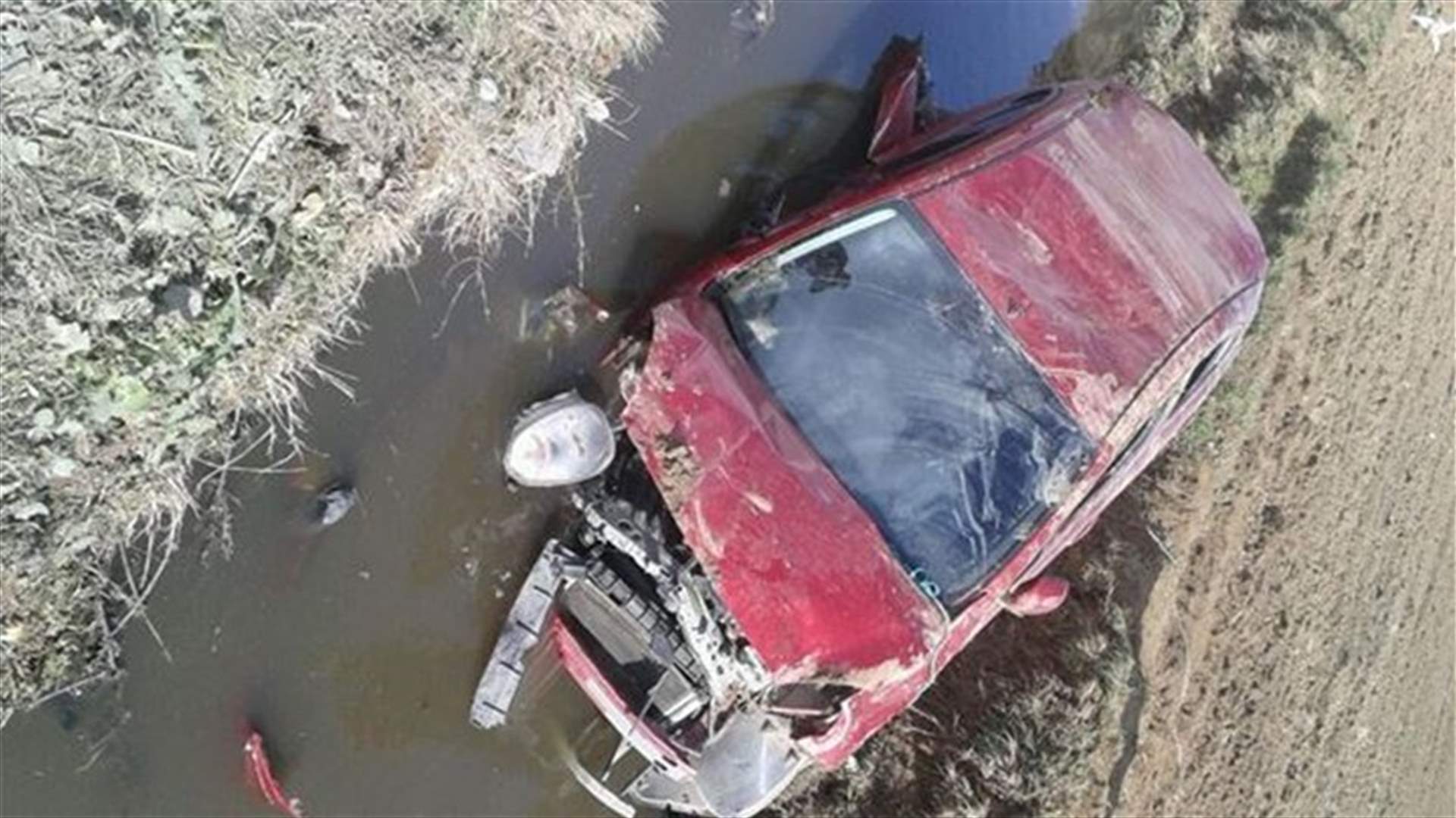 جريح في انقلاب سيارة على طريق عام الفيضة المرج زحلة